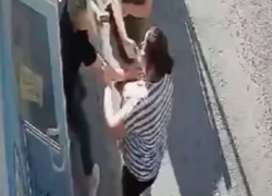 Угрожали детьми и поджогом дома: три женщины избили продавщицу в Горячем Ключе