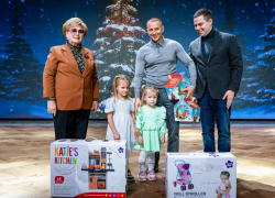 Новогодние подарки от депутатов Гордумы Краснодара получили дети участников СВО