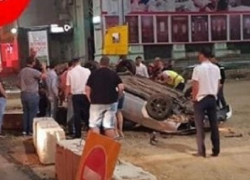 В Краснодаре машина перевернулась на крышу