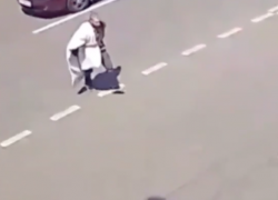  Краснодарец с одеялом устроил ДТП: видео