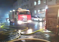 Ночью в Краснодарском крае загорелся торговый склад