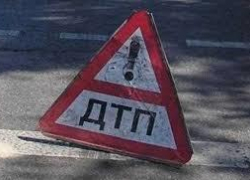 На Кубани ночью водитель иномарки разбился насмерть в ДТП с микроавтобусом