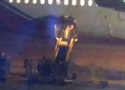 Швырявшие чемоданы на скорость грузчики аэропорта Сочи возмутили горожан