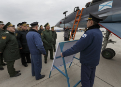 Министр обороны Шойгу проверил строительство тренировочного аэродрома в Ейске