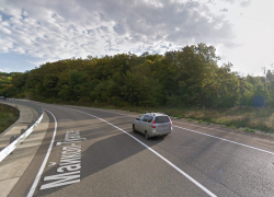 Пенсионера дважды переехали на трассе Майкоп-Туапсе