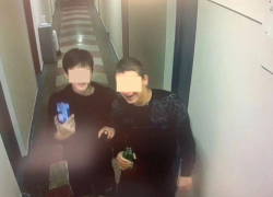 В Краснодаре пьяные парни с ножом искали девушек для секса в общежитии вуза