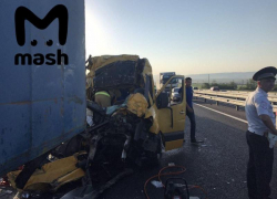 Восемь жертв, четверо пострадавших: микроавтобус, следовавший из Краснодара, попал в жесткое ДТП