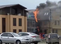 В Краснодаре загорелся магазин матрасов