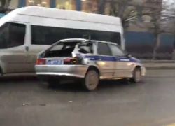  Полицейская машина в Новороссийске столкнулась с грузовиком и маршруткой