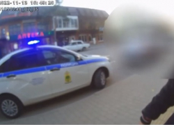 «Братан, двушку намучу, отпустишь?»: под Краснодаром нетрезвый водитель мопеда пытался откупиться от полицейского