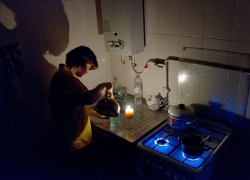 На Кубани ураганный ветер оставил без света 1200 человек