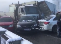 25 авто попали в крупное ДТП на трассе "М-4 Дон" под Краснодаром