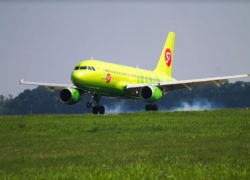 Мужчина рейса Сочи – Новосибирск 5 часов буянил в самолете 