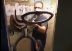 В Краснодаре лифт вышел из строя: внутри находилась семья