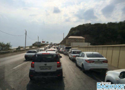 Автолюбители  жалуются на многокилометровые пробки в районе Джубгинского поста
