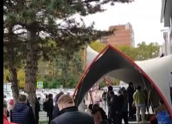В Краснодаре посетителей МФЦ на Зиповской эвакуировали из-за подозрительной сумки