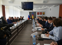  Губернатор Кубани поручил следить за строительством домов в лесах 