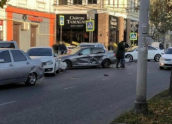 В центре Краснодара произошло массовое ДТП