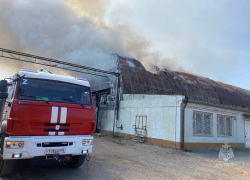 В Краснодаре сгорел крупный склад