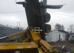 На Кубани КамАЗ раздавил рабочего насмерть