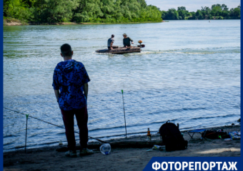 Место будущего пляжа на Гидрострое в Краснодаре облюбовали рыбаки и отдыхающие