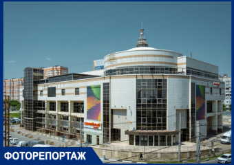 Закрыли парковку, уничтожили магазины и кафе, разбили стёкла: в Краснодаре ободрали бывший ТРК «Карнавал»