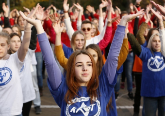 Три тысячи человек станцевали перед зданием Заксобрания в Краснодаре