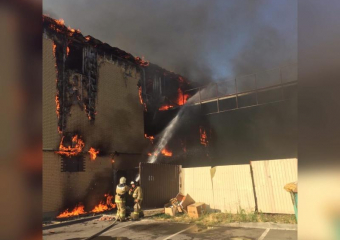 Трёхэтажное здание сгорело в Краснодарском крае 