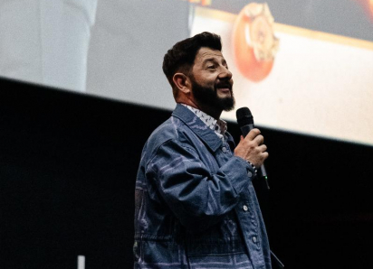 О новом проекте, про «вторую родину» и съемках в Индии: Михаил Галустян собрал армию фанатов в Краснодаре 