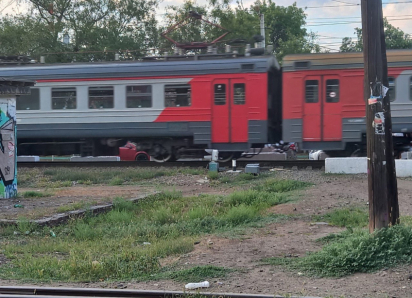 Родственников погибшего под поездом мужчины в Краснодаре ищет полиция 