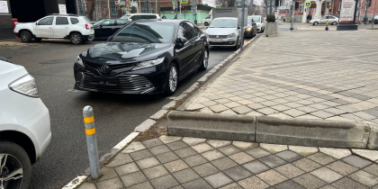 Замглавы Калининского района оштрафовали на 500 рублей за езду в личных целях на служебном авто