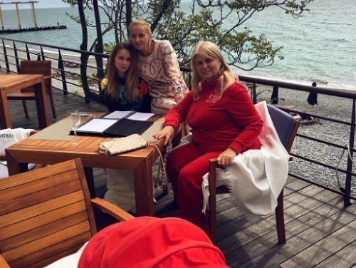 Татьяна Навка отдыхает вместе с семьей в Сочи