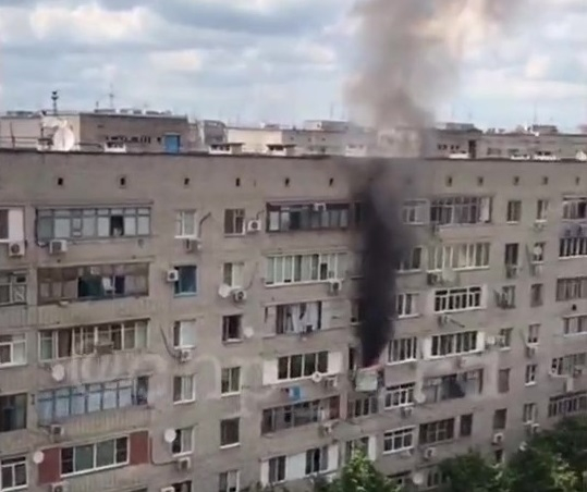 Пожар в Краснодаре: огонь стал угрозой для взрыва