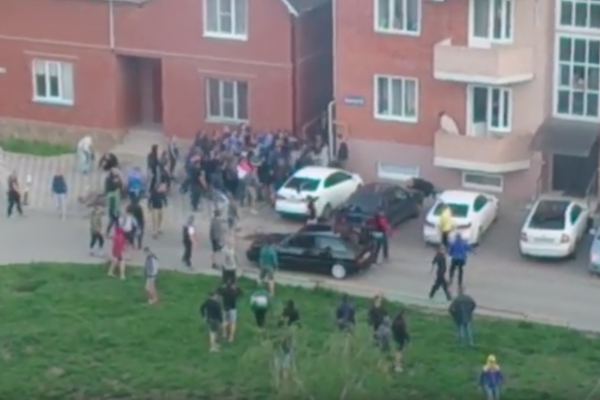 Фанаты «Ростова» и «Кубани» устроили массовую драку в Краснодаре