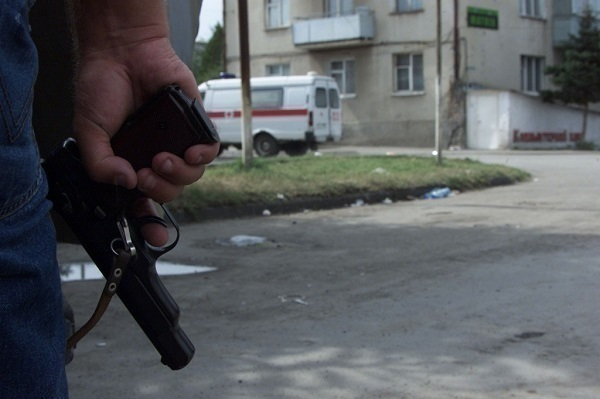 В Горячем Ключе сын, угрожая пистолетом, ограбил родную мать