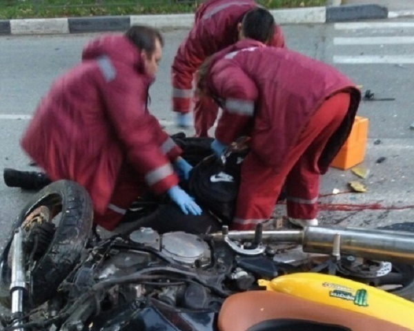 В Новороссийске насмерть разбился мотоциклист, пассажирка в реанимации