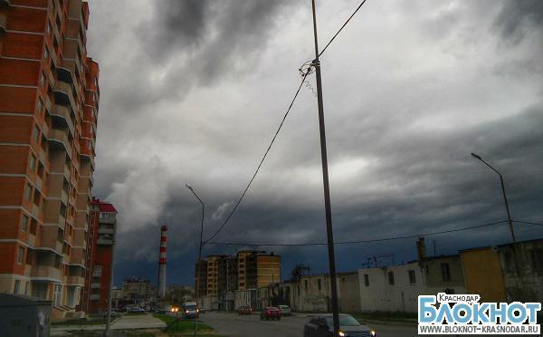 В Краснодарском крае из-за сильного ветра объявлено экстренное предупреждение