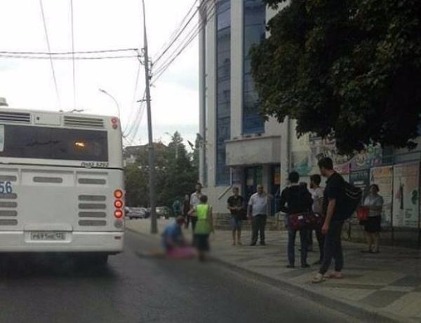 Автобус сбил женщину около вокзала «Краснодар-1»