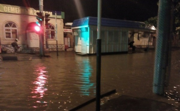 Дождь в Краснодаре за час затопил весь город
