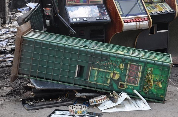 В Новороссийске разбили две тысячи игровых автоматов из подпольного казино