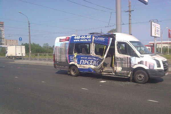 Автобус сбил группу подростков в Краснодаре