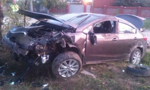 Несовершеннолетний парень без прав разбил две машины в Абинске