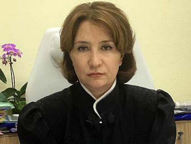 «Золотая» судья из Краснодара объяснила скандал с дипломом «лихими 90-ми»