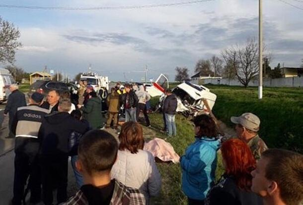 На Кубани в ДТП со «скорой» и BMW X5 погибли два человека