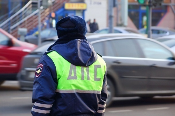 Инспекторы ГИБДД Крымского района убегали от погони после получения взятки