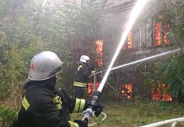 Пожар в центре Краснодара захватил площадь почти в один километр