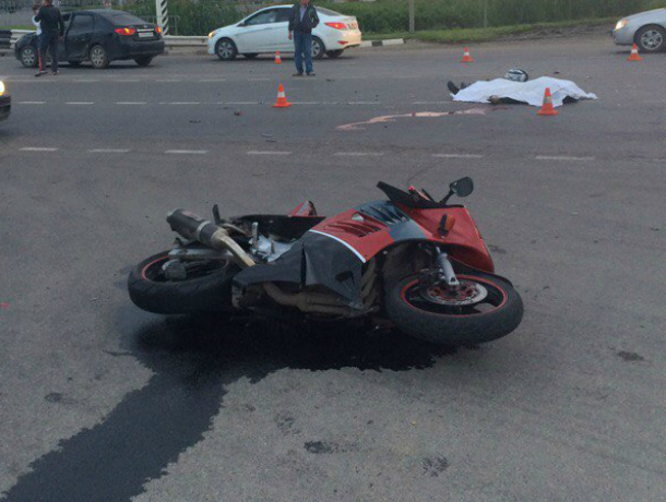 В Краснодаре в жутком ДТП с участием дамы за рулем погиб мотоциклист
