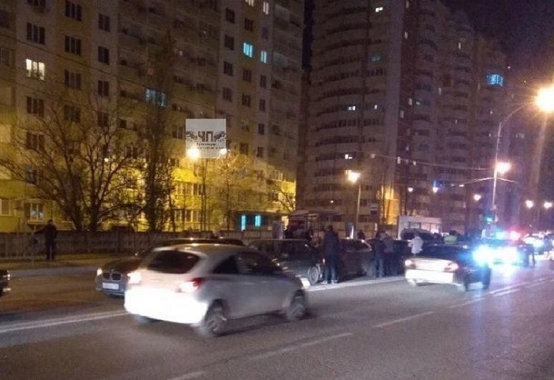 В массовом ДТП в Краснодаре столкнулось 7 машин