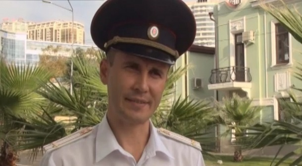 Обвиненный во взятке экс-сотрудник ДПС в Сочи судится с МВД