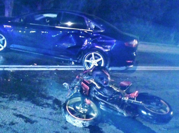 Мотоциклист врезался в разворачивающийся через сплошные авто на Кубани